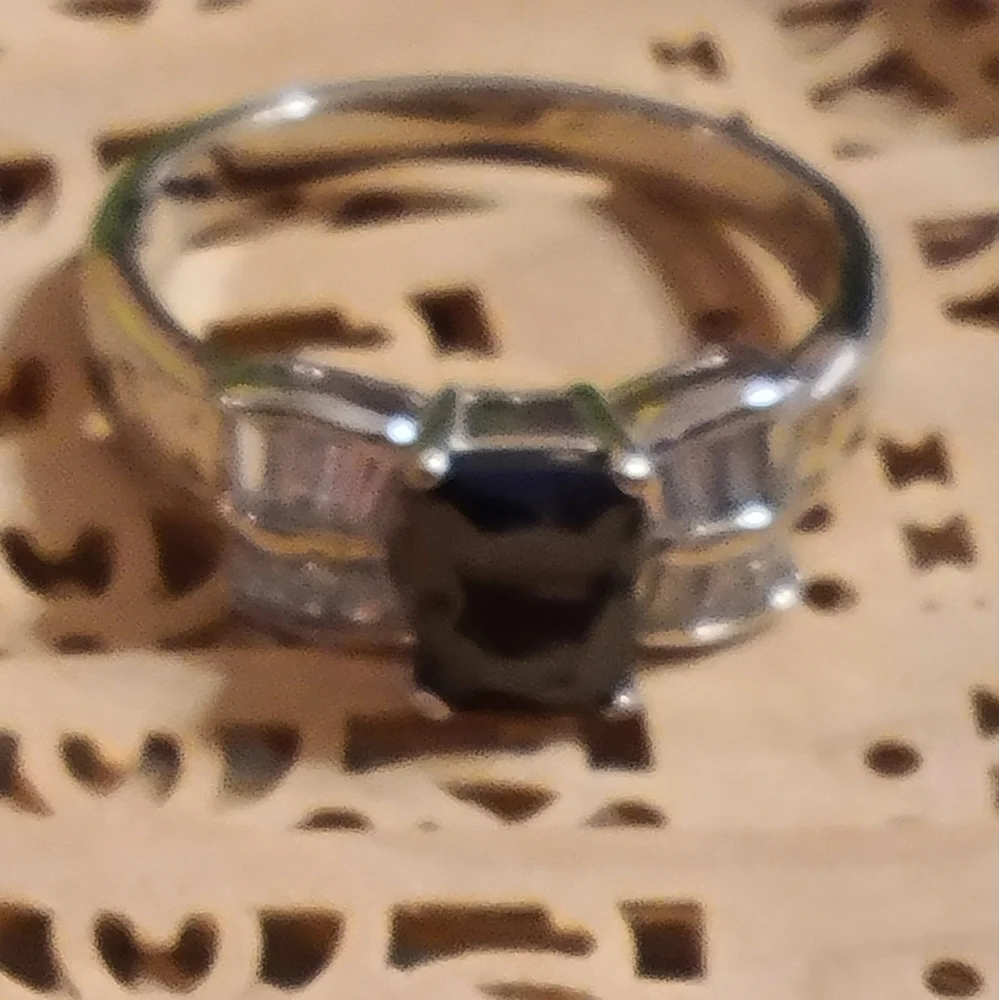 Size 9 black stone very pretty